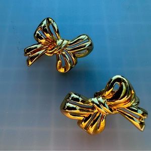 Vintage Trifari Bow Gold Tone Clip On Earrings- Signed Crown Trifari